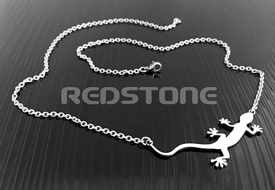 Oceľový náhrdelník s jaštericou